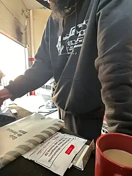 Snapshot of donnuozfutura chatting on 03.05.25 donnuozfutura online show from 03.05.25