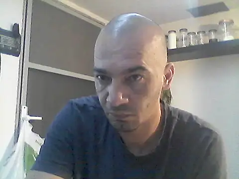 Snapshot of donnuozfutura chatting on 11.06.25 donnuozfutura online show from 11.06.25