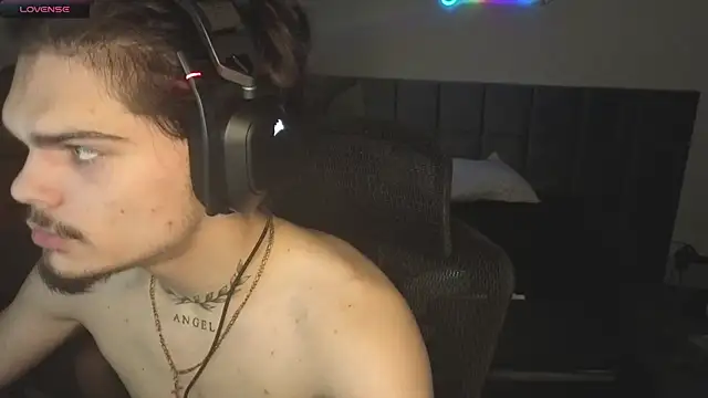 Snapshot of JordanShow chatting on 02.04.25 JordanShow online show from 02.04.25