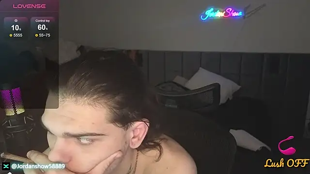 Snapshot of JordanShow chatting on 02.05.25 JordanShow online show from 02.05.25