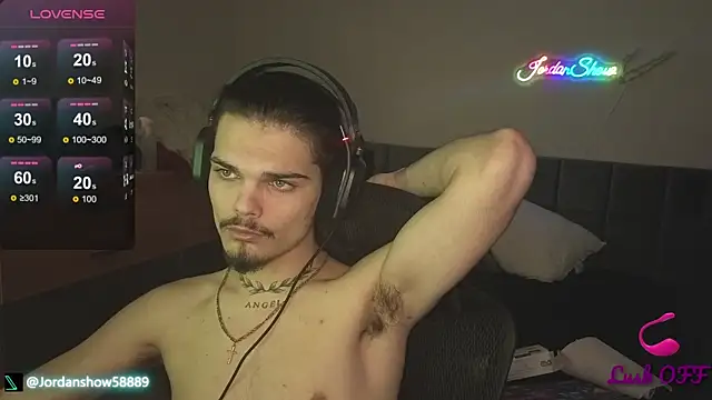 Snapshot of JordanShow chatting on 02.05.25 JordanShow online show from 02.05.25