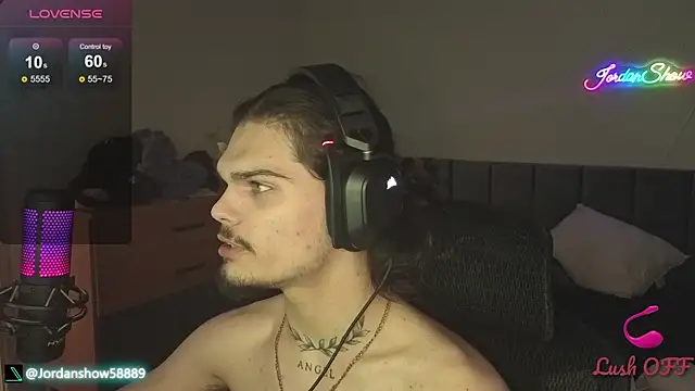 Snapshot of JordanShow chatting on 02.05.25 JordanShow online show from 02.05.25