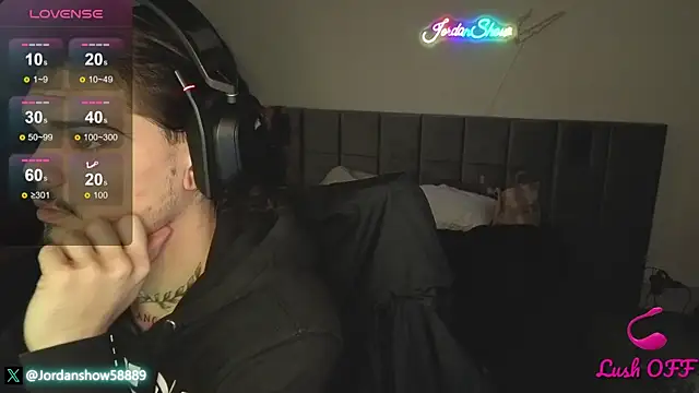 Snapshot of JordanShow chatting on 02.07.25 JordanShow online show from 02.07.25