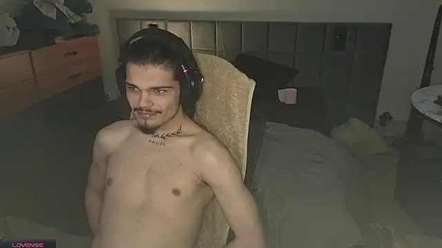 Snapshot of JordanShow chatting on 03.08.25 JordanShow online show from 03.08.25