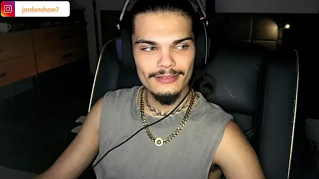 Snapshot of JordanShow chatting on 09.10.25 JordanShow online show from 09.10.25