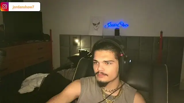 Snapshot of JordanShow chatting on 09.18.25 JordanShow online show from 09.18.25