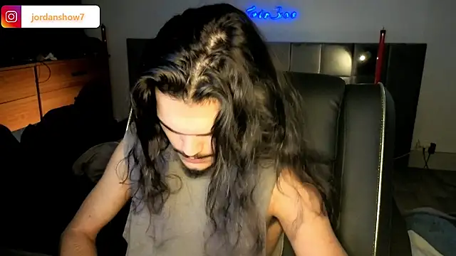 Snapshot of JordanShow chatting on 09.22.25 JordanShow online show from 09.22.25