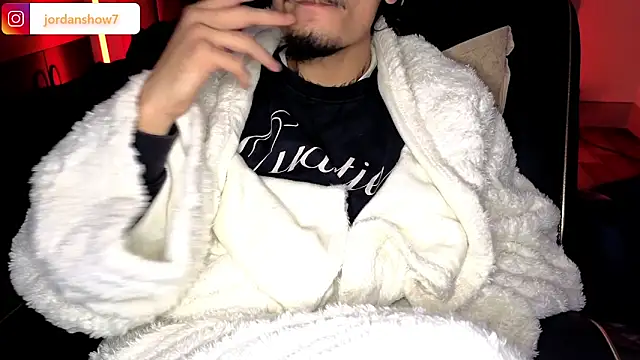Snapshot of JordanShow chatting on 09.28.25 JordanShow online show from 09.28.25
