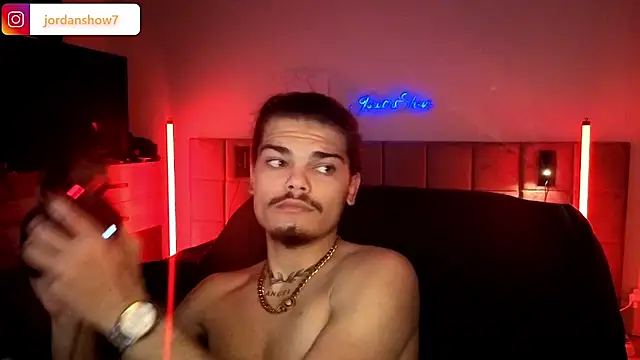 Snapshot of JordanShow chatting on 10.03.25 JordanShow online show from 10.03.25