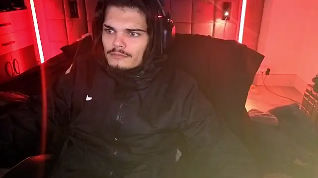 Snapshot of JordanShow chatting on 10.04.25 JordanShow online show from 10.04.25