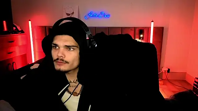 Snapshot of JordanShow chatting on 10.06.25 JordanShow online show from 10.06.25