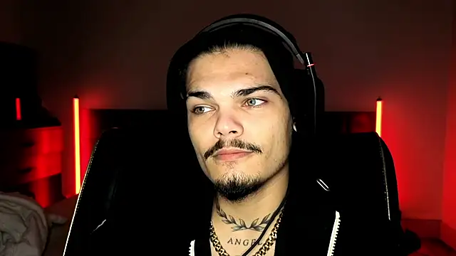 Snapshot of JordanShow chatting on 10.13.25 JordanShow online show from 10.13.25