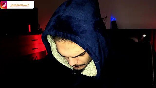 Snapshot of JordanShow chatting on 10.19.25 JordanShow online show from 10.19.25