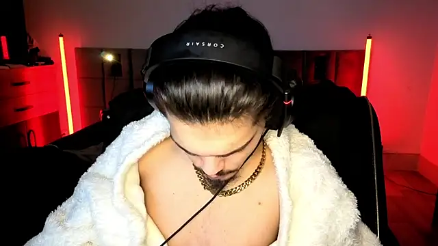 Snapshot of JordanShow chatting on 10.22.25 JordanShow online show from 10.22.25