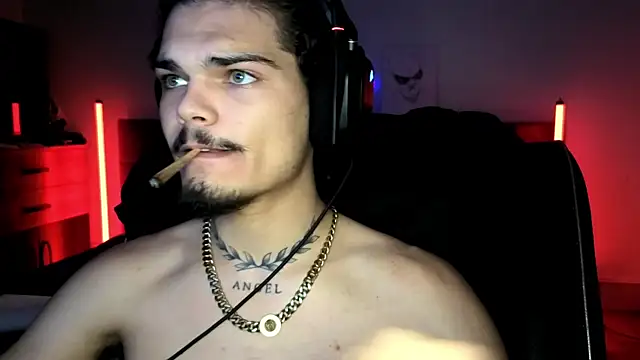 Snapshot of JordanShow chatting on 10.22.25 JordanShow online show from 10.22.25