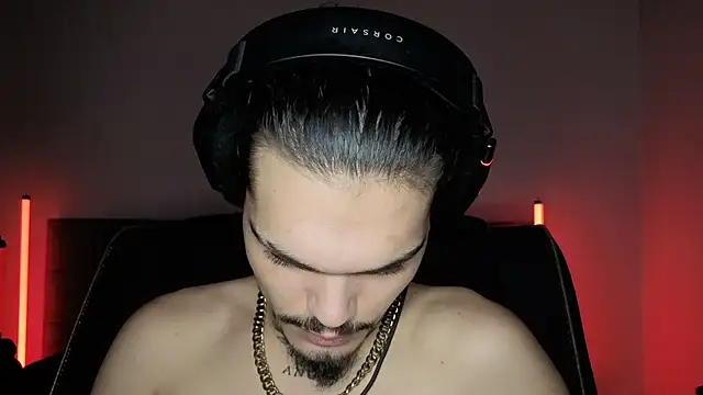 Snapshot of JordanShow chatting on 10.23.25 JordanShow online show from 10.23.25