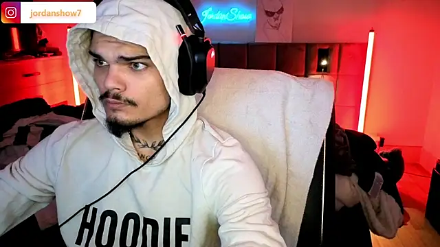 Snapshot of JordanShow chatting on 11.03.25 JordanShow online show from 11.03.25