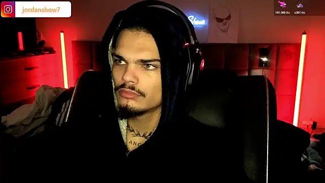 Snapshot of JordanShow chatting on 11.05.25 JordanShow online show from 11.05.25