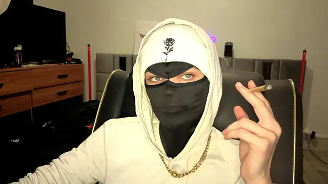 Snapshot of JordanShow chatting on 11.07.25 JordanShow online show from 11.07.25