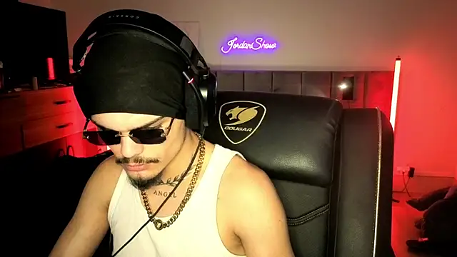 Snapshot of JordanShow chatting on 11.09.25 JordanShow online show from 11.09.25