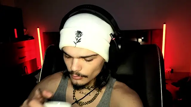 Snapshot of JordanShow chatting on 11.10.25 JordanShow online show from 11.10.25