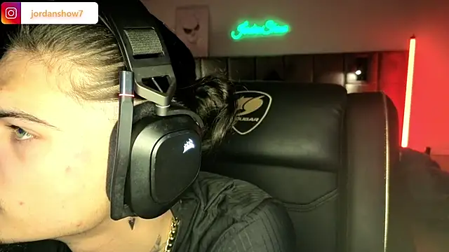 Snapshot of JordanShow chatting on 11.12.25 JordanShow online show from 11.12.25