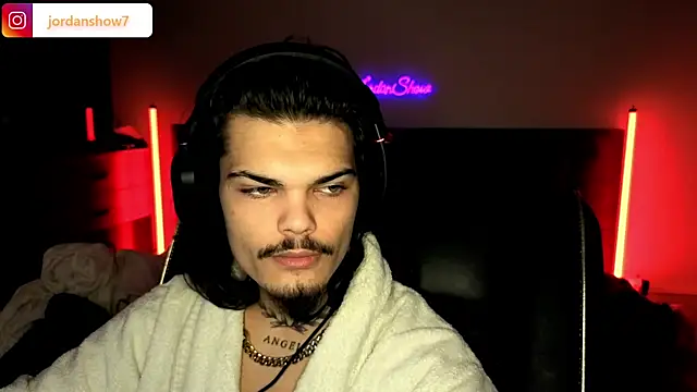 Snapshot of JordanShow chatting on 12.01.25 JordanShow online show from 12.01.25
