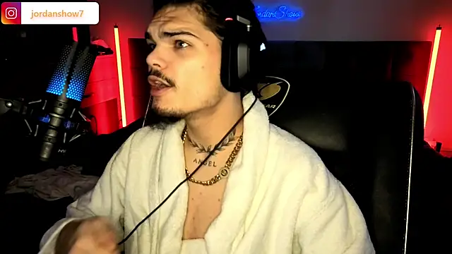 Snapshot of JordanShow chatting on 12.04.25 JordanShow online show from 12.04.25