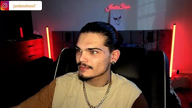 Snapshot of JordanShow chatting on 12.15.25 JordanShow online show from 12.15.25