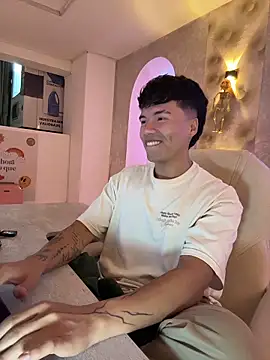 Logan smith1 online show from 10.28.25