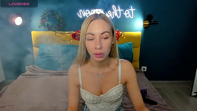 Snapshot of Diana_Garrett chatting on 12.16.24 Diana Garrett online show from 12.16.24