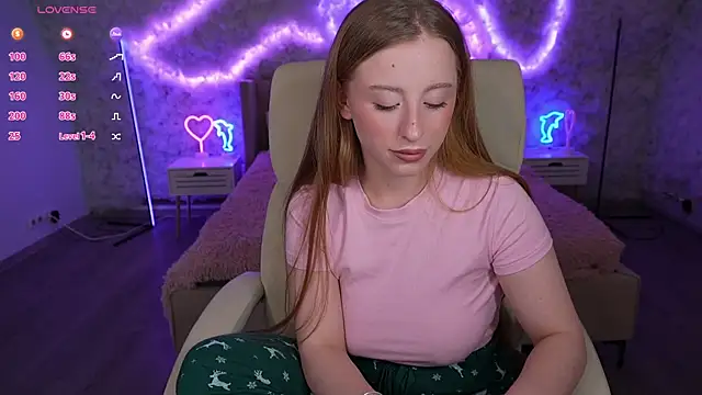 SilverrMoon online show from 03.04.25