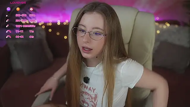 SilverrMoon online show from 04.03.26