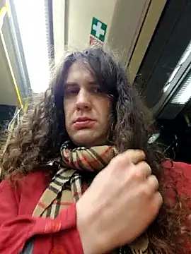 Snapshot of Josephine_LIVE chatting on 11.29.25 Josephine LIVE online show from 11.29.25