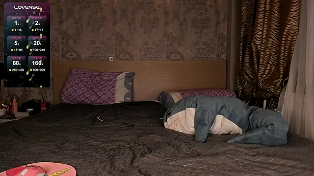 Snapshot of purebeautie13 chatting on 12.25.24 purebeautie13 online show from 12.25.24