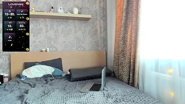 Snapshot of purebeautie13 chatting on 01.08.25 purebeautie13 online show from 01.08.25