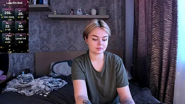 Snapshot of purebeautie13 chatting on 01.17.25 purebeautie13 online show from 01.17.25