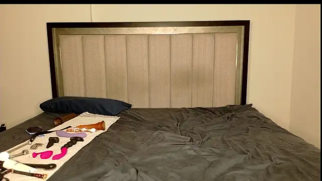 misscatxo online show from 02.21.25