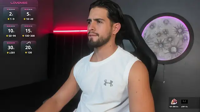 Snapshot of khriss_brown chatting on 12.15.25 khriss brown online show from 12.15.25