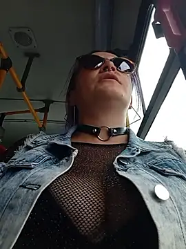 sophie banger online show from 04.20.26