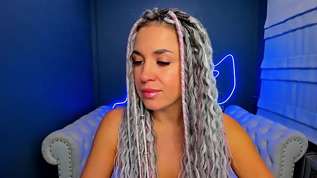 rock n roxy online show from 10.18.25