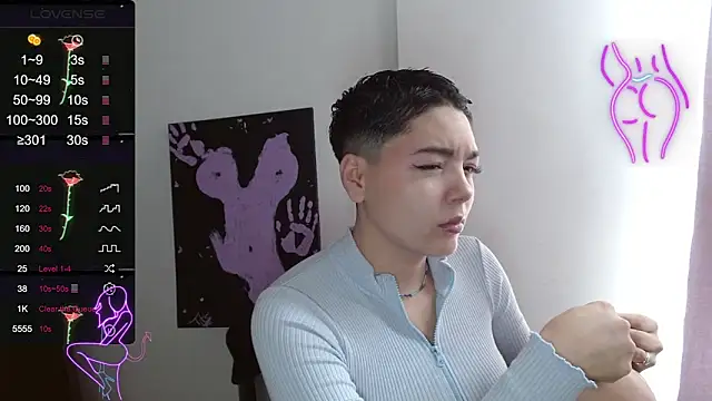 TRIXIE TANG28 online show from 03.08.25