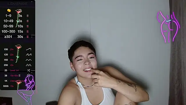 TRIXIE TANG28 online show from 03.13.25