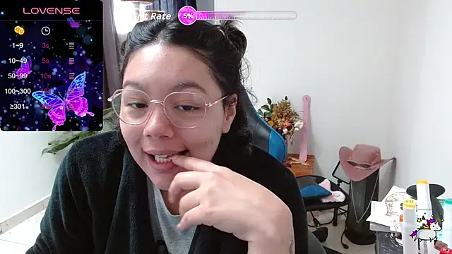 TRIXIE TANG28 online show from 03.09.26