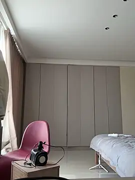 Krismil3 online show from 04.10.26