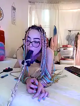 Snapshot of Yennastone chatting on 01.06.25 Yennastone online show from 01.06.25