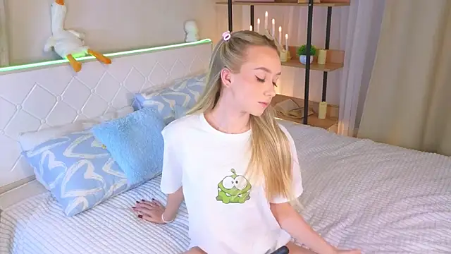 HollisBeckett online show from 02.05.25