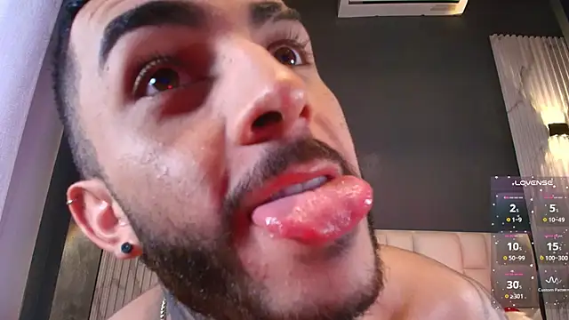 Snapshot of Marcelo_ruiz_ chatting on 12.04.25 Marcelo ruiz online show from 12.04.25