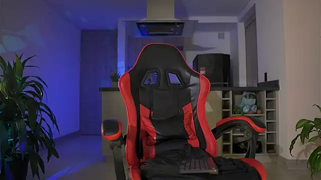 Snapshot of LeoSalvatore_ chatting on 09.09.25 LeoSalvatore online show from 09.09.25