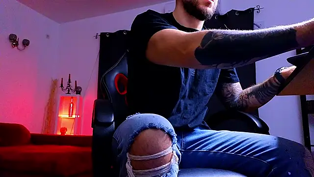 MightyAaron66 online show from 10.12.25